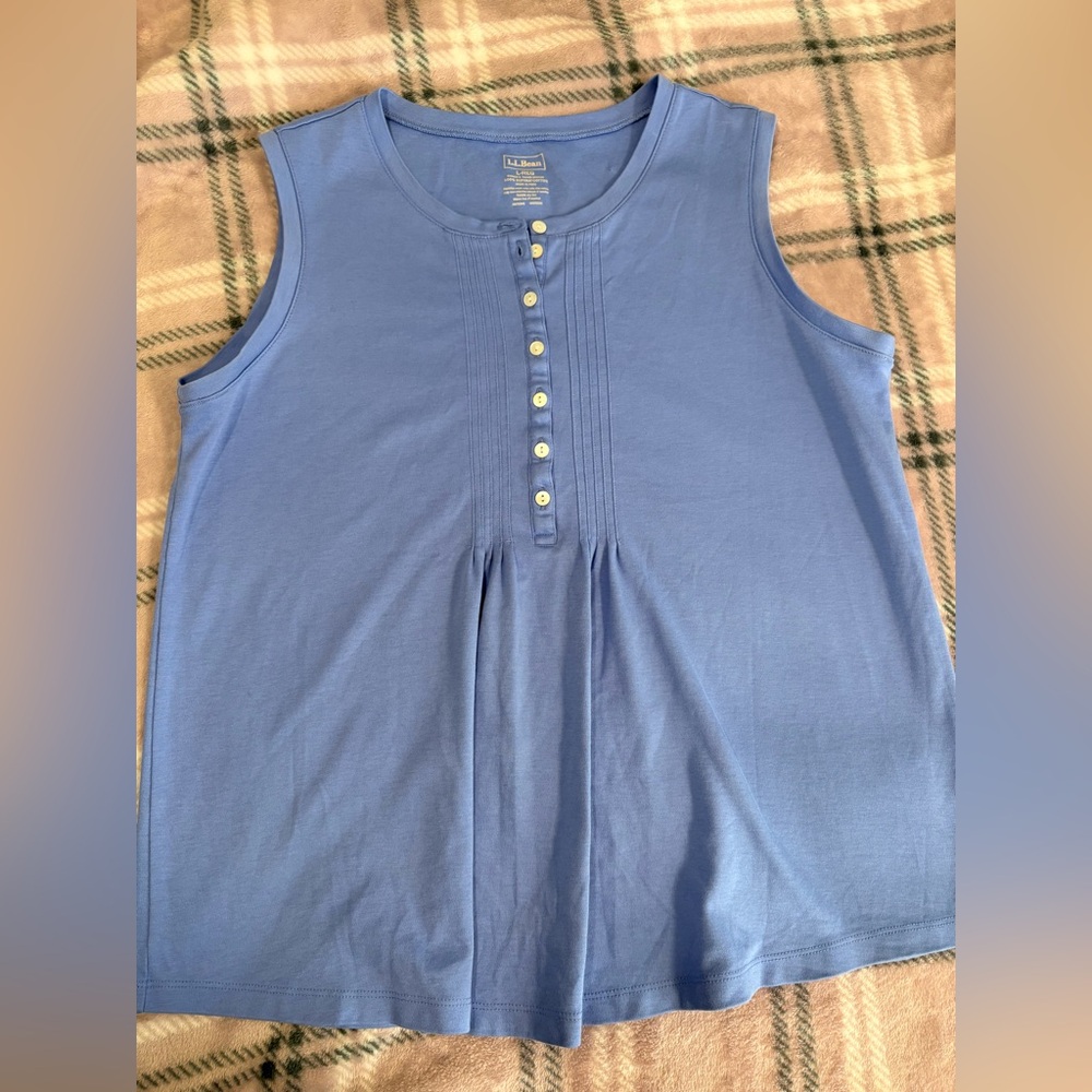L.L. Bean Blue Sleeveless Blouse size L
